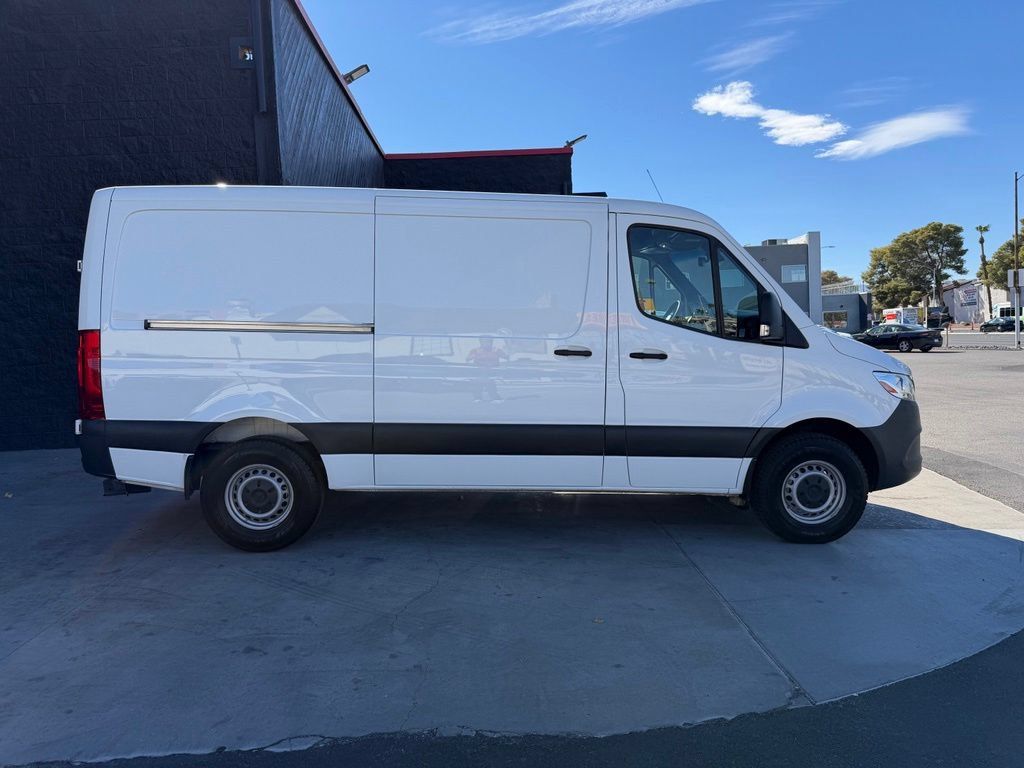 Used 2019 Mercedes-Benz Sprinter 144 image 17