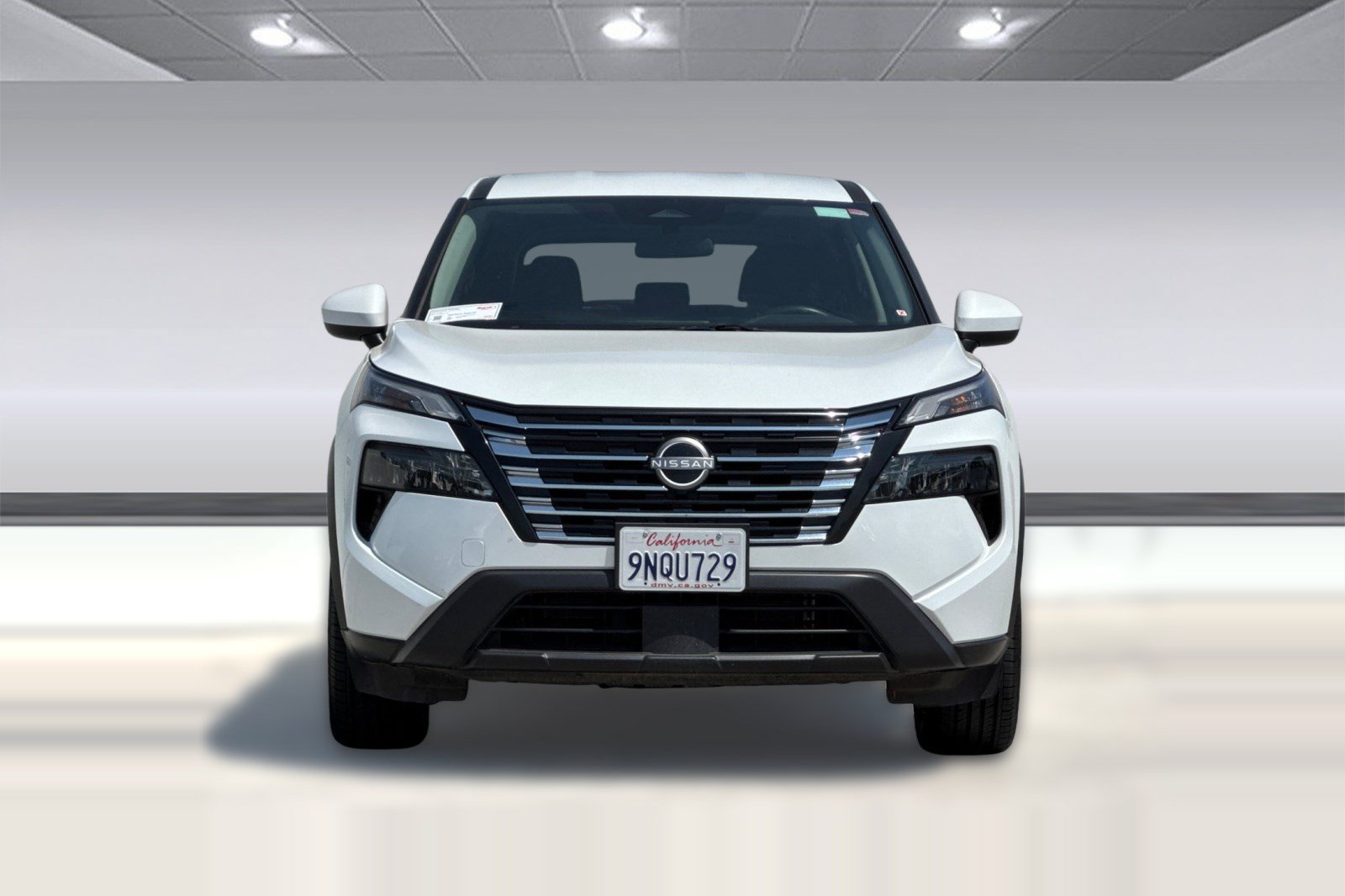 Used 2025 Nissan Rogue SV AWD/4WD image 6