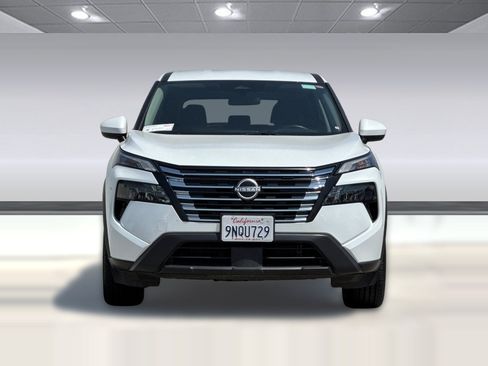 Used 2025 Nissan Rogue SV AWD/4WD image 6