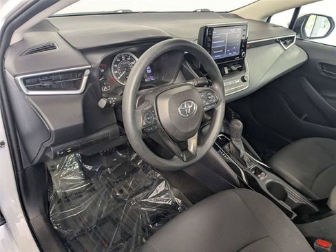 Used 2022 Toyota Corolla LE FWD image 9