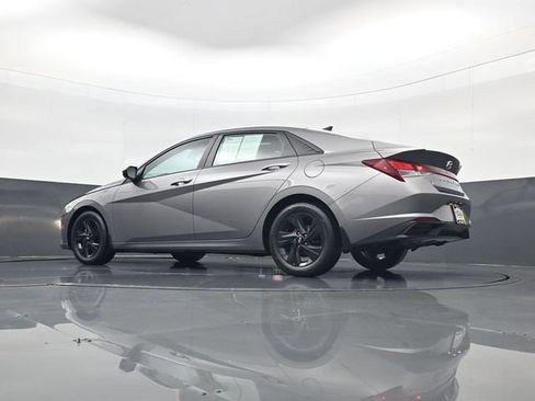Used 2022 Hyundai Elantra SEL w/ Convenience Package FWD image 27