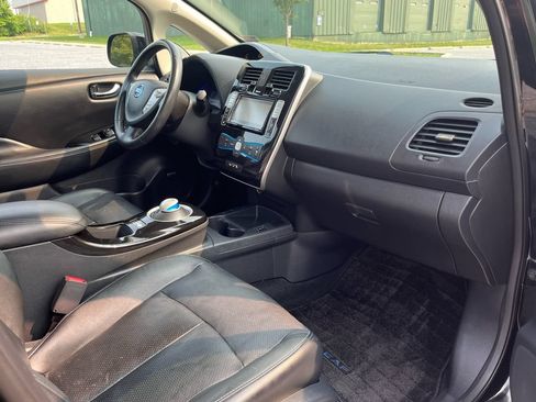 Used 2016 Nissan Leaf SL w/ Premium Package FWD image 12
