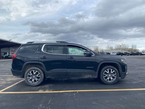 Used 2023 GMC Acadia SLT image 3