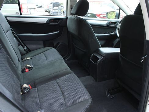 Used 2018 Subaru Outback 2.5i AWD/4WD image 17