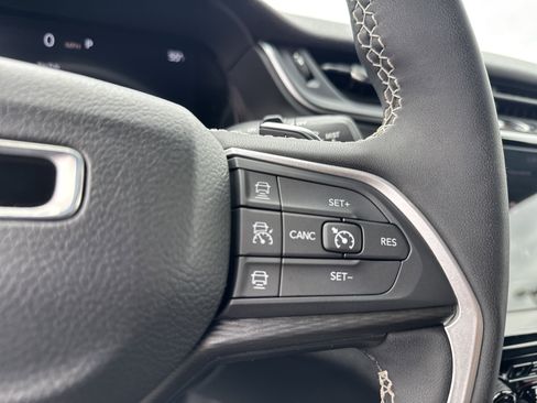 Used 2023 Jeep Grand Cherokee L Laredo image 20