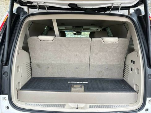 Used 2016 Cadillac Escalade Luxury image 40