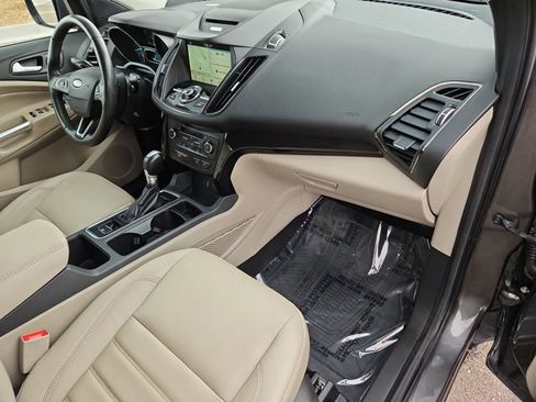 Used 2017 Ford Escape Titanium image 22