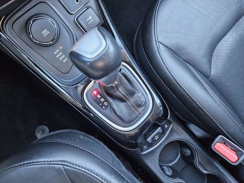 Used 2018 Jeep Compass Limited w/ Navigation Group image 17