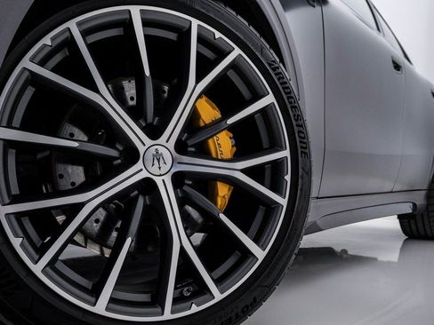 Certified 2024 Maserati Grecale Trofeo image 5