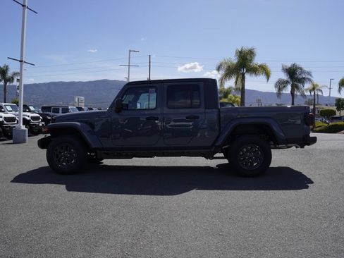 New 2026 Jeep Gladiator Sport AWD/4WD image 7