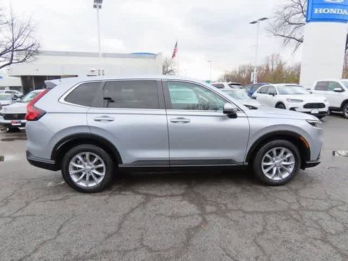 Used 2023 Honda CR-V EX image 3