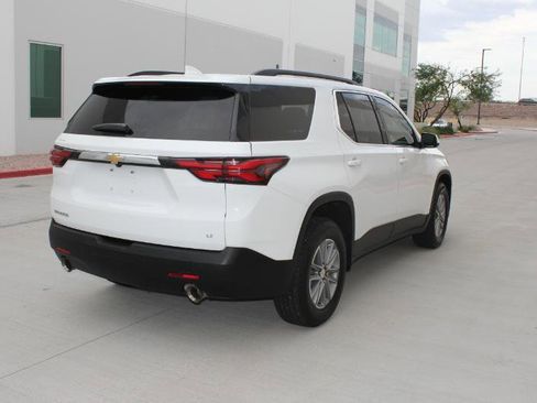 Used 2023 Chevrolet Traverse LT FWD image 5