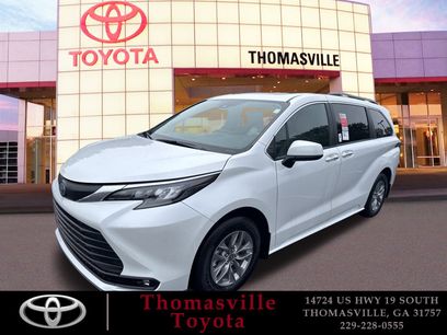 New 2025 Toyota Sienna XLE