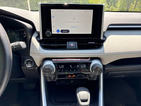 Used 2025 Toyota RAV4 XLE FWD image 19