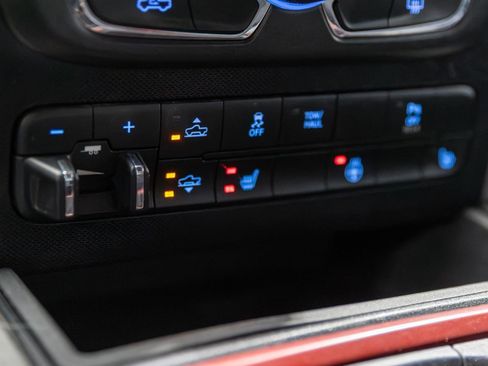 Used 2016 RAM 1500 Rebel w/ Luxury Group image 16