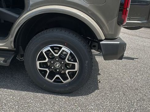 New 2026 Ford Bronco Outer Banks AWD/4WD image 19