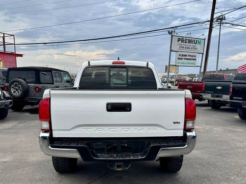Used 2016 Toyota Tacoma TRD Off-Road w/ Towing Package AWD/4WD image 10