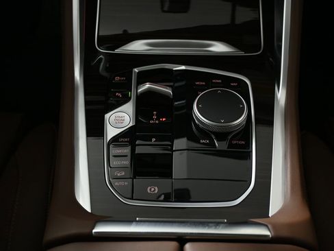 New 2026 BMW X6 xDrive40i w/ Climate Comfort Package image 24