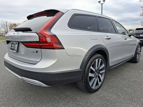 Used 2024 Volvo V90 B6 Cross Country Ultimate image 6
