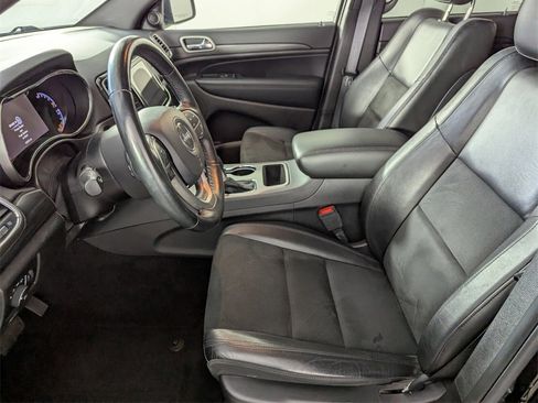 Used 2021 Jeep Grand Cherokee Laredo X image 11