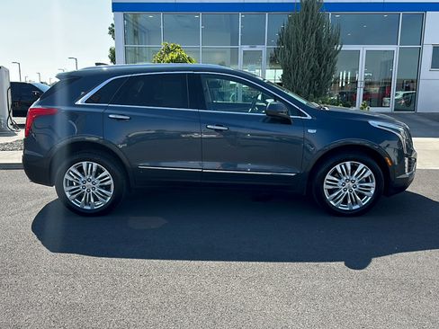 Used 2019 Cadillac XT5 Premium Luxury w/ Driver Assist Package AWD/4WD image 4