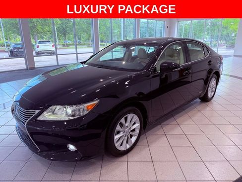 Used 2014 Lexus ES 300h w/ Luxury Package w/Bamboo Trim FWD image 3