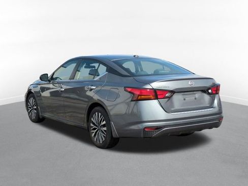 Used 2023 Nissan Altima 2.5 SV image 4