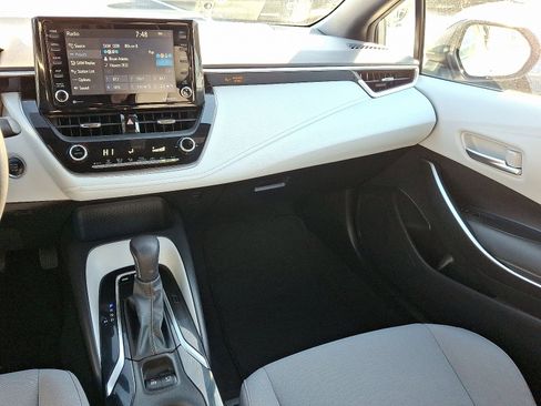 Used 2022 Toyota Corolla SE image 16