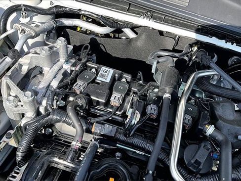 Used 2025 Nissan Kicks SR w/ SR Premium Package image 28