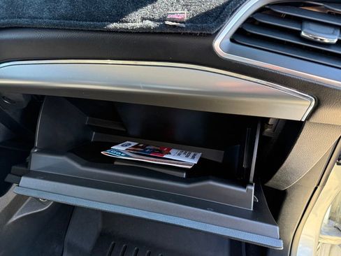 Used 2023 Ford Edge Titanium image 19