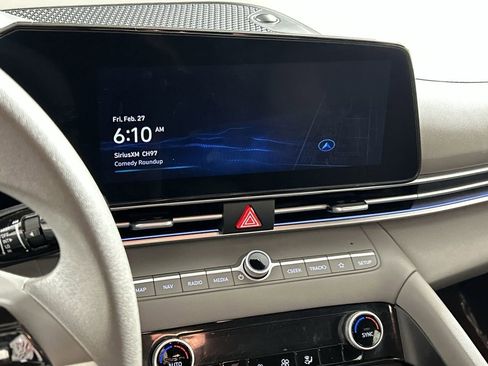 Used 2024 Hyundai Elantra SEL image 17