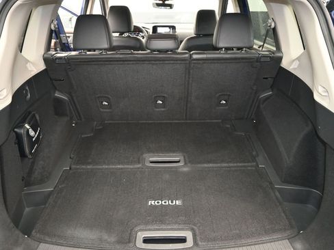 Used 2023 Nissan Rogue SL w/ SL Premium Package image 12