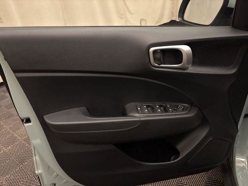 New 2026 Hyundai Venue SE FWD image 9