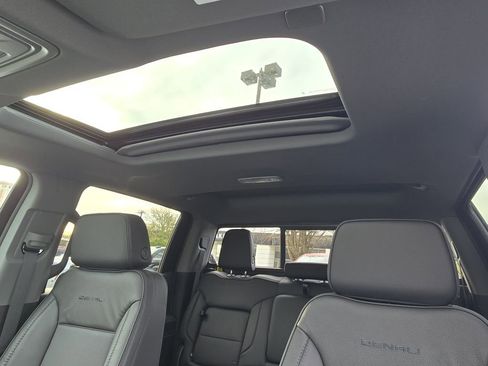New 2026 GMC Sierra 1500 Denali w/ Denali Reserve Package image 9