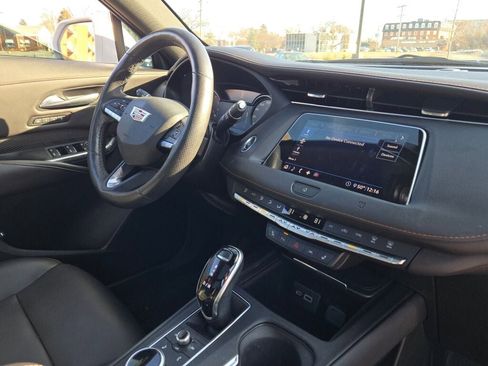 Used 2020 Cadillac XT4 Sport w/ Cold Weather Package image 9