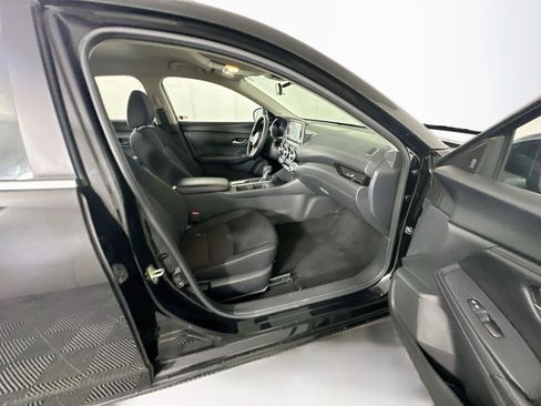 Used 2025 Nissan Sentra SV FWD image 29