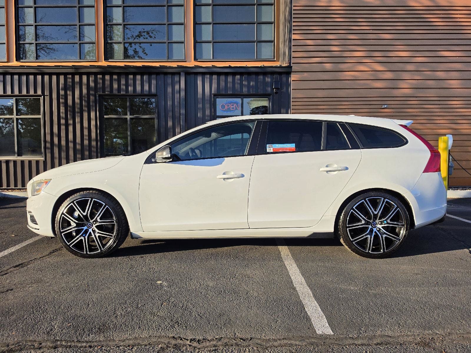 Used 2018 Volvo V60 T6 Polestar AWD/4WD image 2