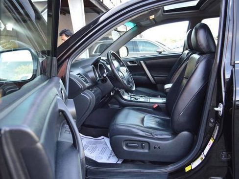Used 2012 Toyota Highlander AWD image 11