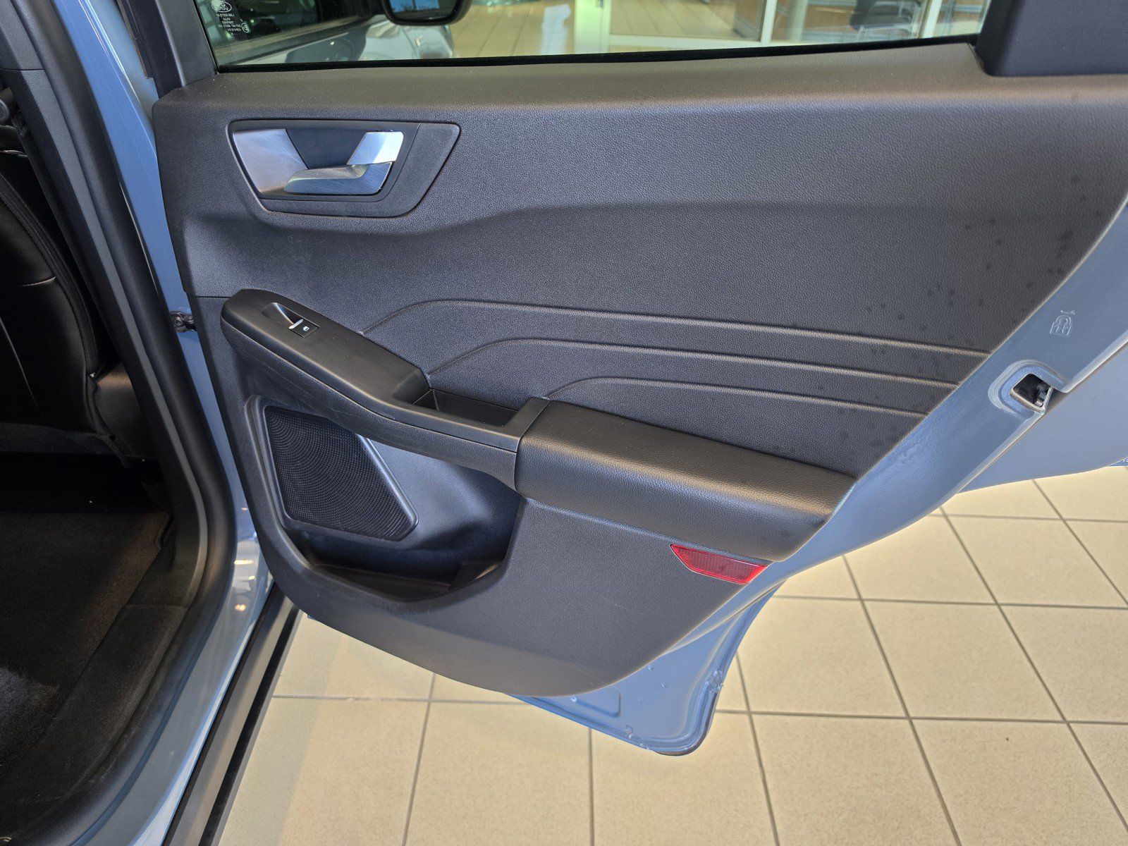 Used 2025 Ford Escape ST-Line FWD image 24