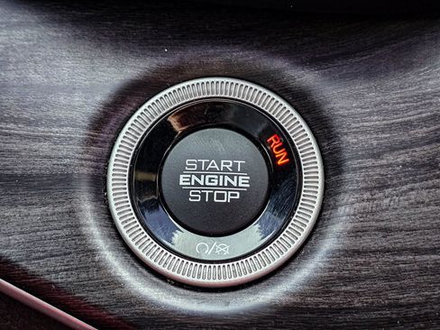 Used 2022 Jeep Grand Cherokee Limited image 19