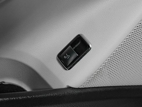 Used 2015 Mercedes-Benz GLA 250 4MATIC image 43