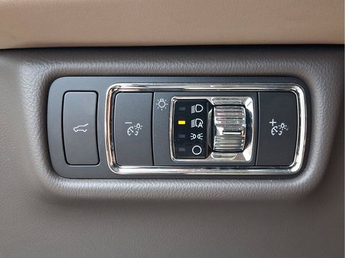 Used 2022 Lincoln Aviator AWD w/ Premium Package image 22