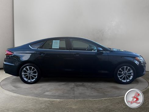 Used 2020 Ford Fusion SE image 8