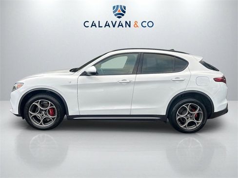 Used 2022 Alfa Romeo Stelvio Ti image 4