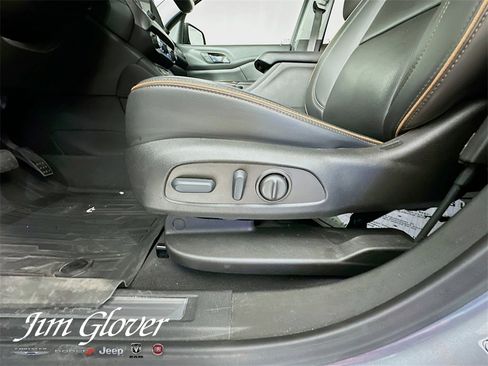 Used 2022 GMC Acadia AT4 w/ Technology Package image 28