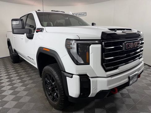Used 2025 GMC Sierra 2500 AT4 AWD/4WD image 8