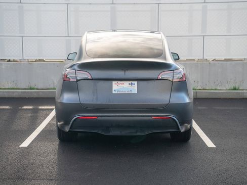 Used 2024 Tesla Model Y Long Range image 7