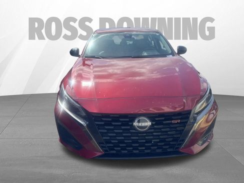 Used 2024 Nissan Altima 2.5 SR FWD image 2