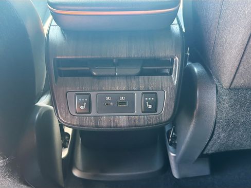 Used 2024 Nissan Ariya AWD image 27
