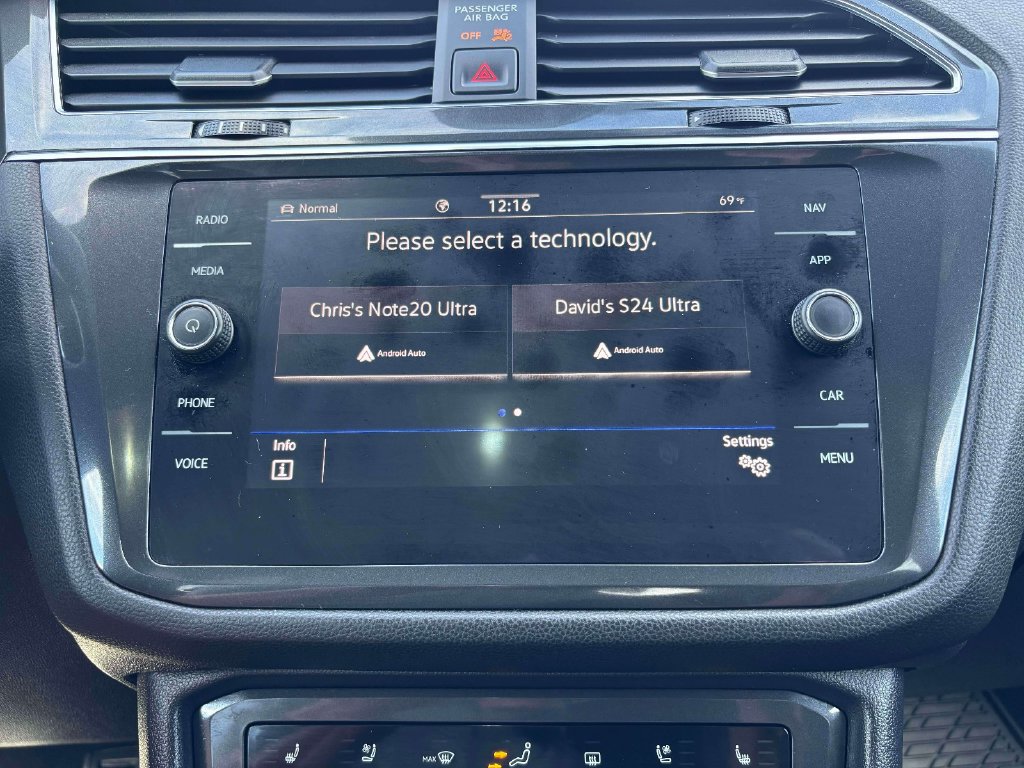 Used 2023 Volkswagen Tiguan SEL R-Line AWD/4WD image 25